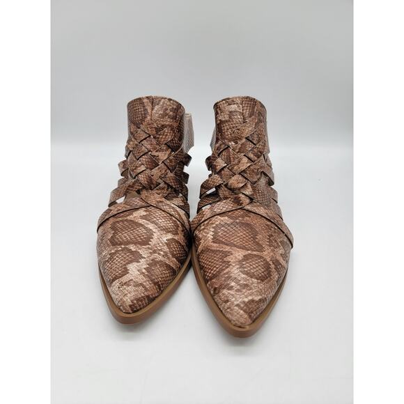 Comfort NWOT Snakeskin Print Cuban Heel Woven Pointed Toe Booties Brown Size 8 - Picture 2 of 9
